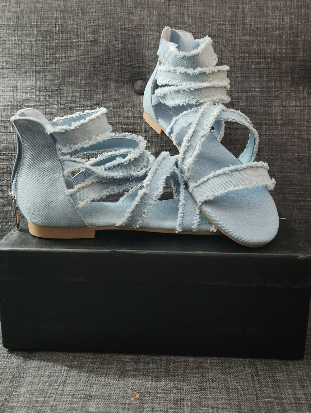 Cape Robbin ZUNIYE Sandal – Distressed Denim  Women’s Size: 9